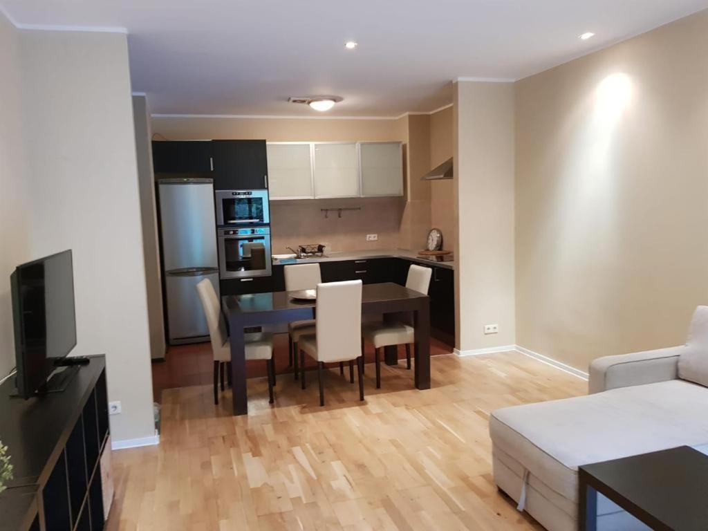Apartmentsbnb828 Μπρασόβ Εξωτερικό φωτογραφία